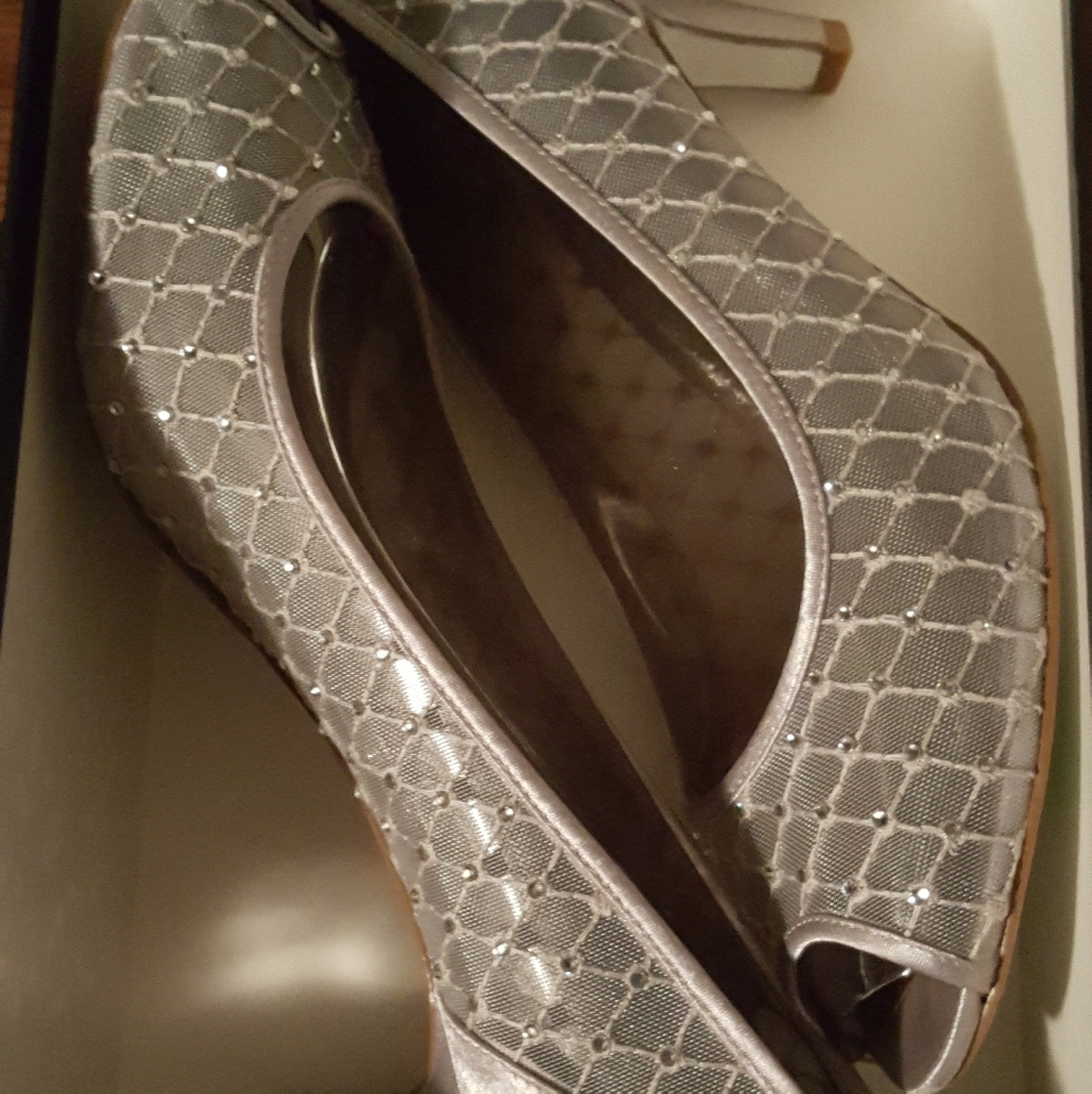 Adrianna Papell Silver Heels
